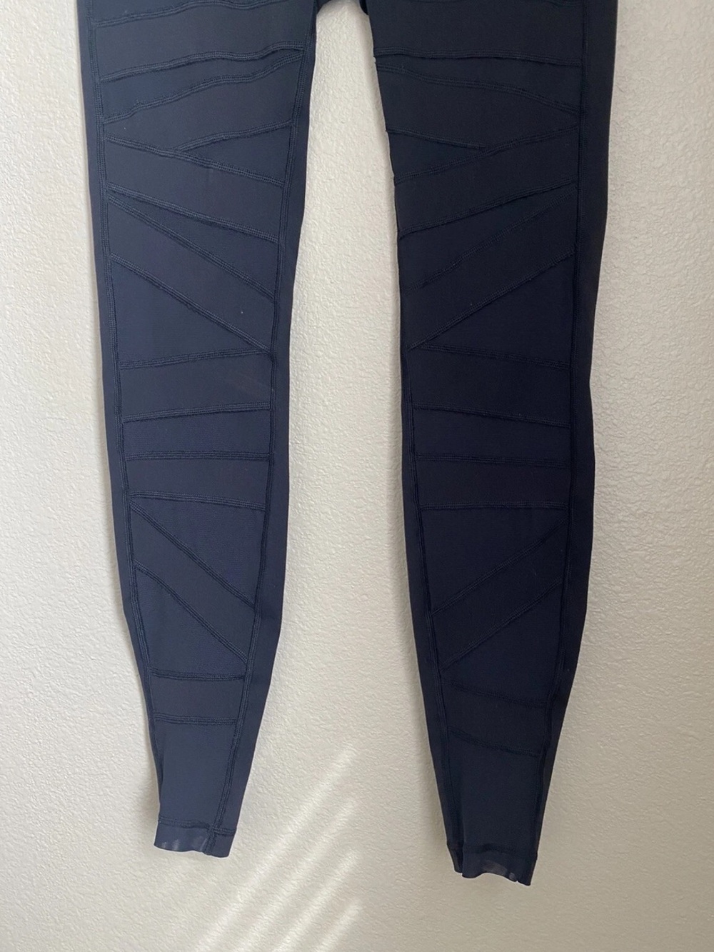 Lululemon Wunder Under Pant (High-Rise) *Tech Mesh 28" - Size 6 - Full-On® Luon - Picture 3 of 5